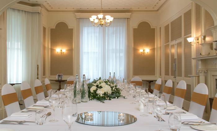The Promenade Lounge